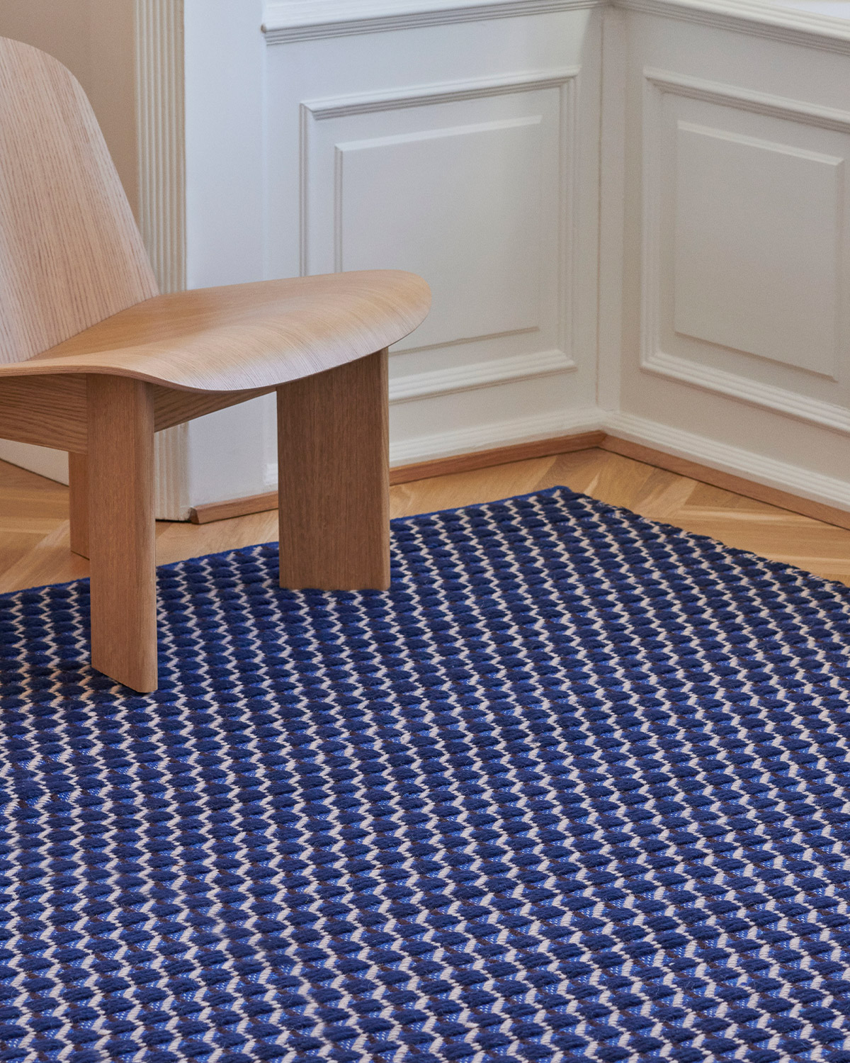 CHANNEL RUG