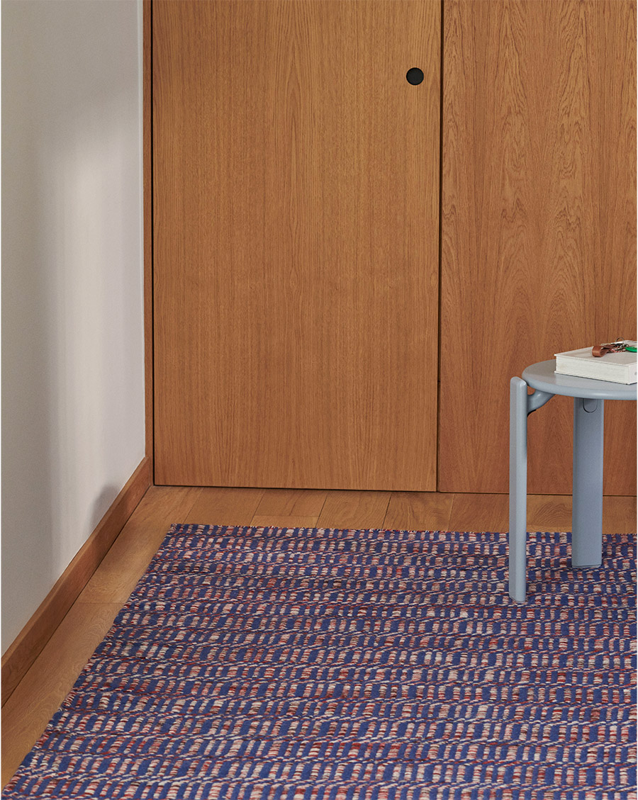 RADIO RUG
