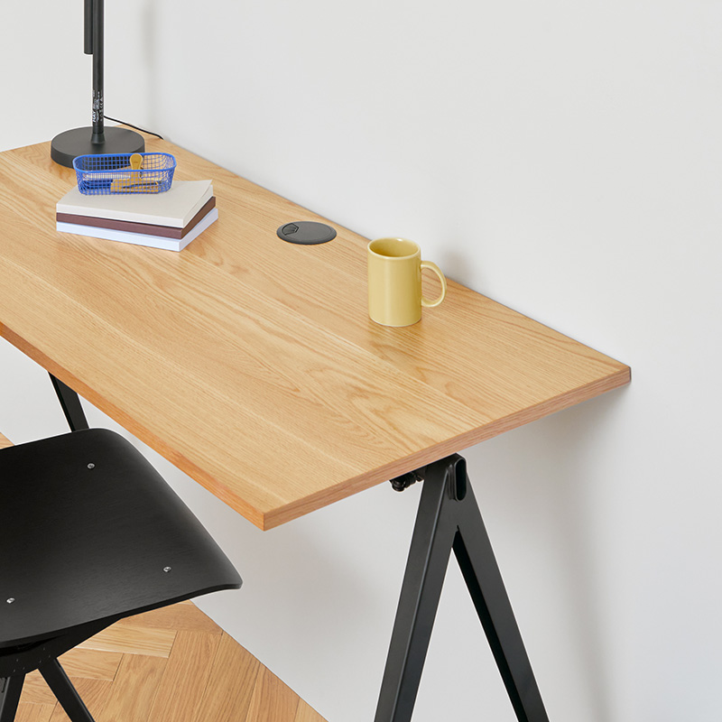 PYRAMID DESK INTERIOR