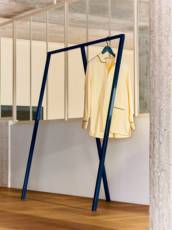 LOOP STAND