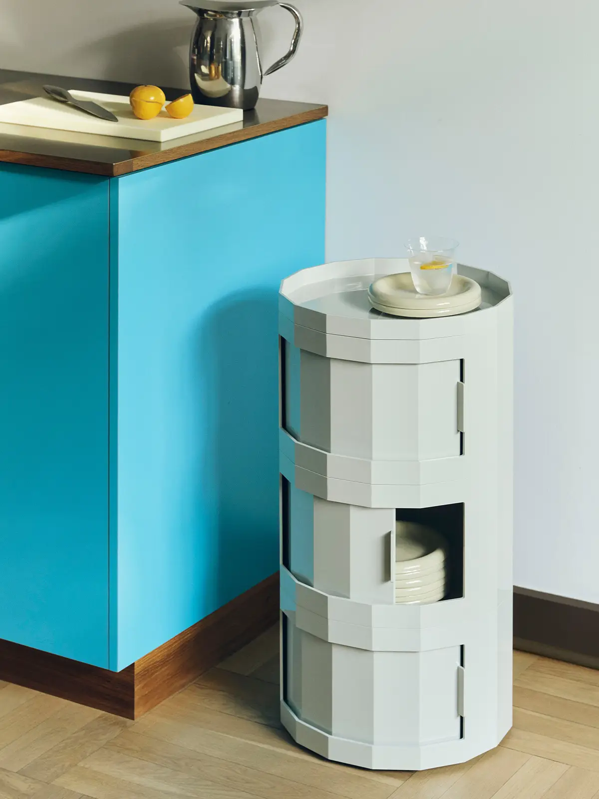 FACET CABINET