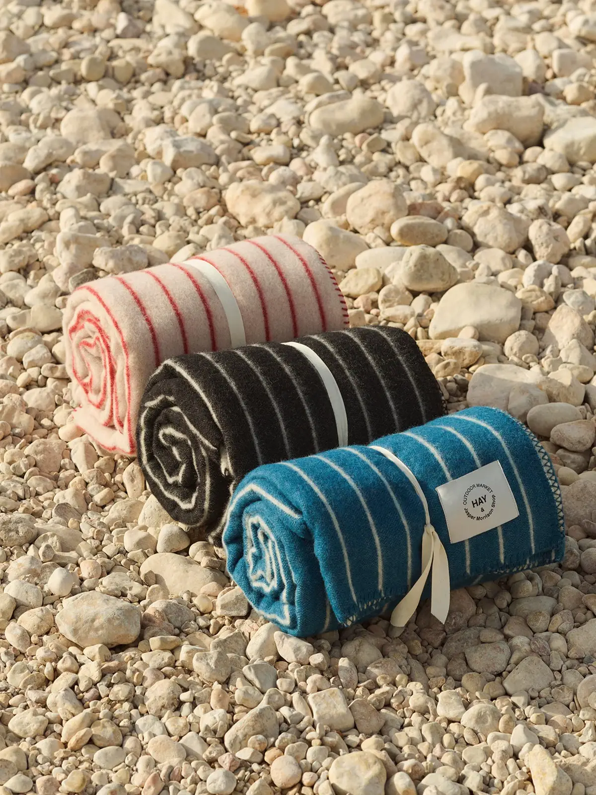 OUTDOOR MARKET THROW