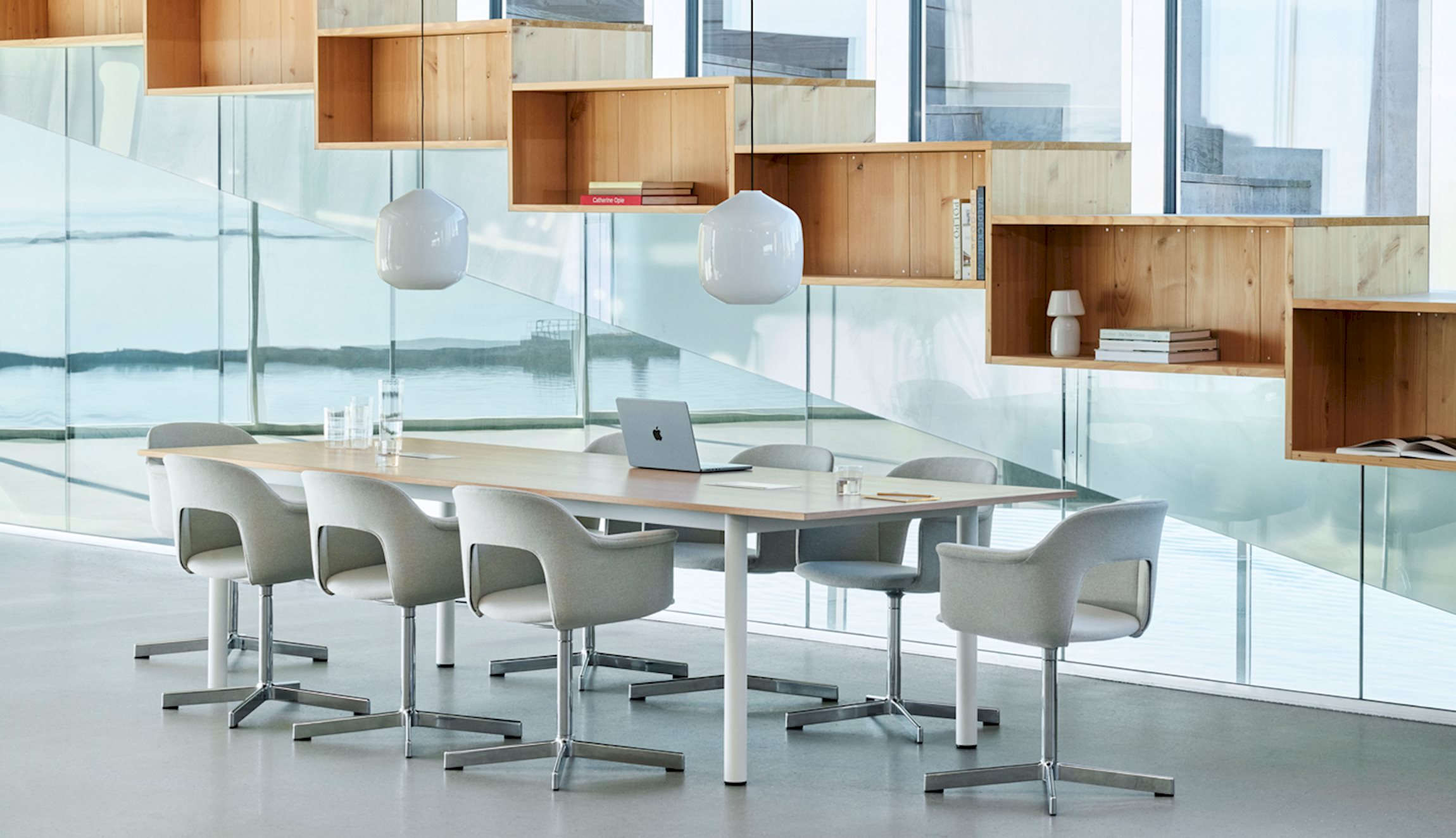Annex Table Overhang / Aspekt Buoy Glass Pendant / Layout Armchair 234