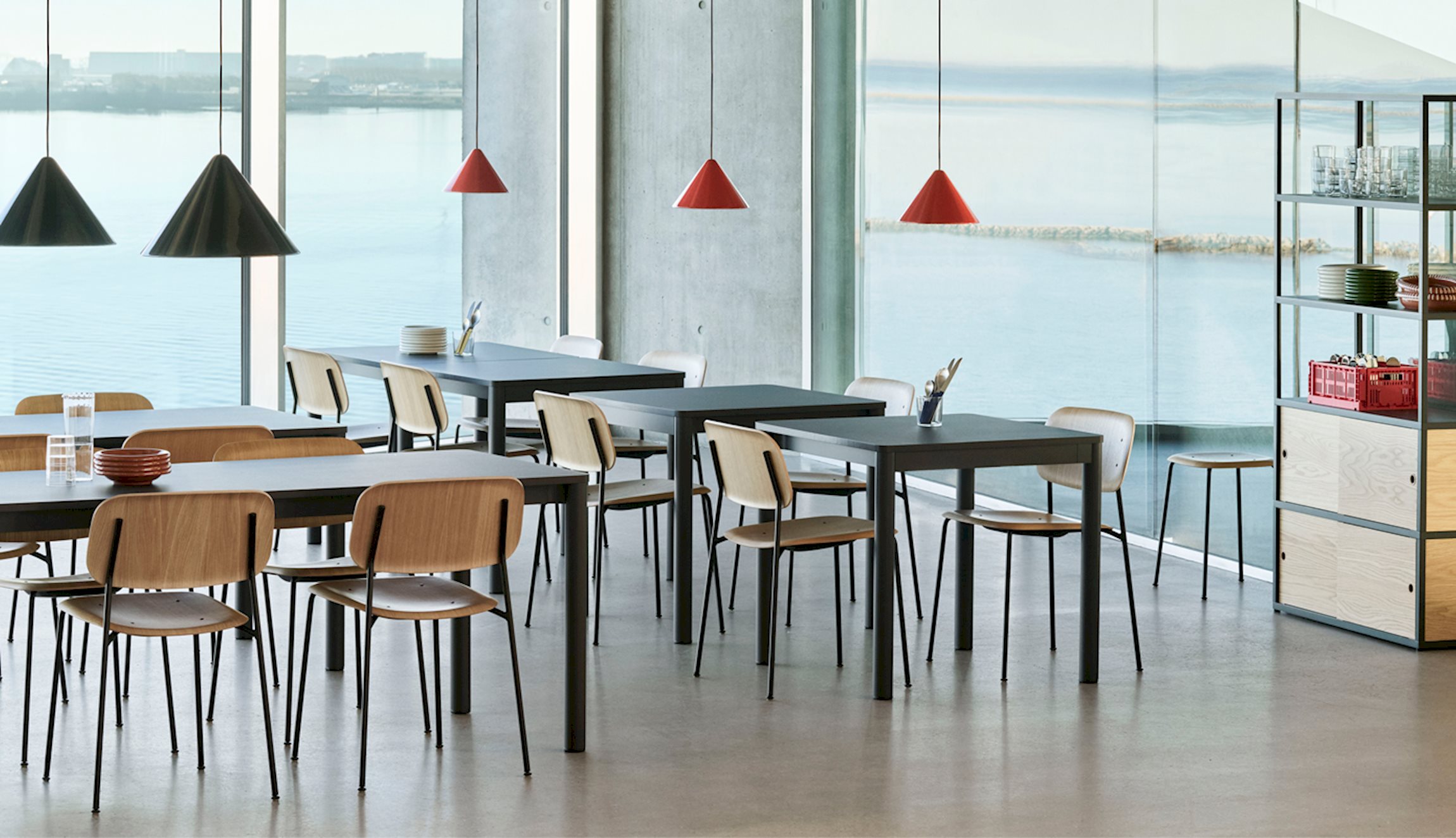 Annex Table Flush / Compass Pendant / Soft Edge 40