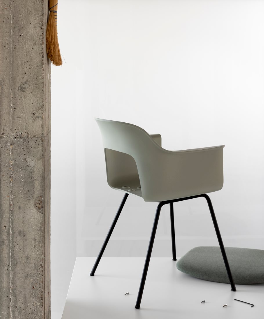 Layout Armchair in Studio