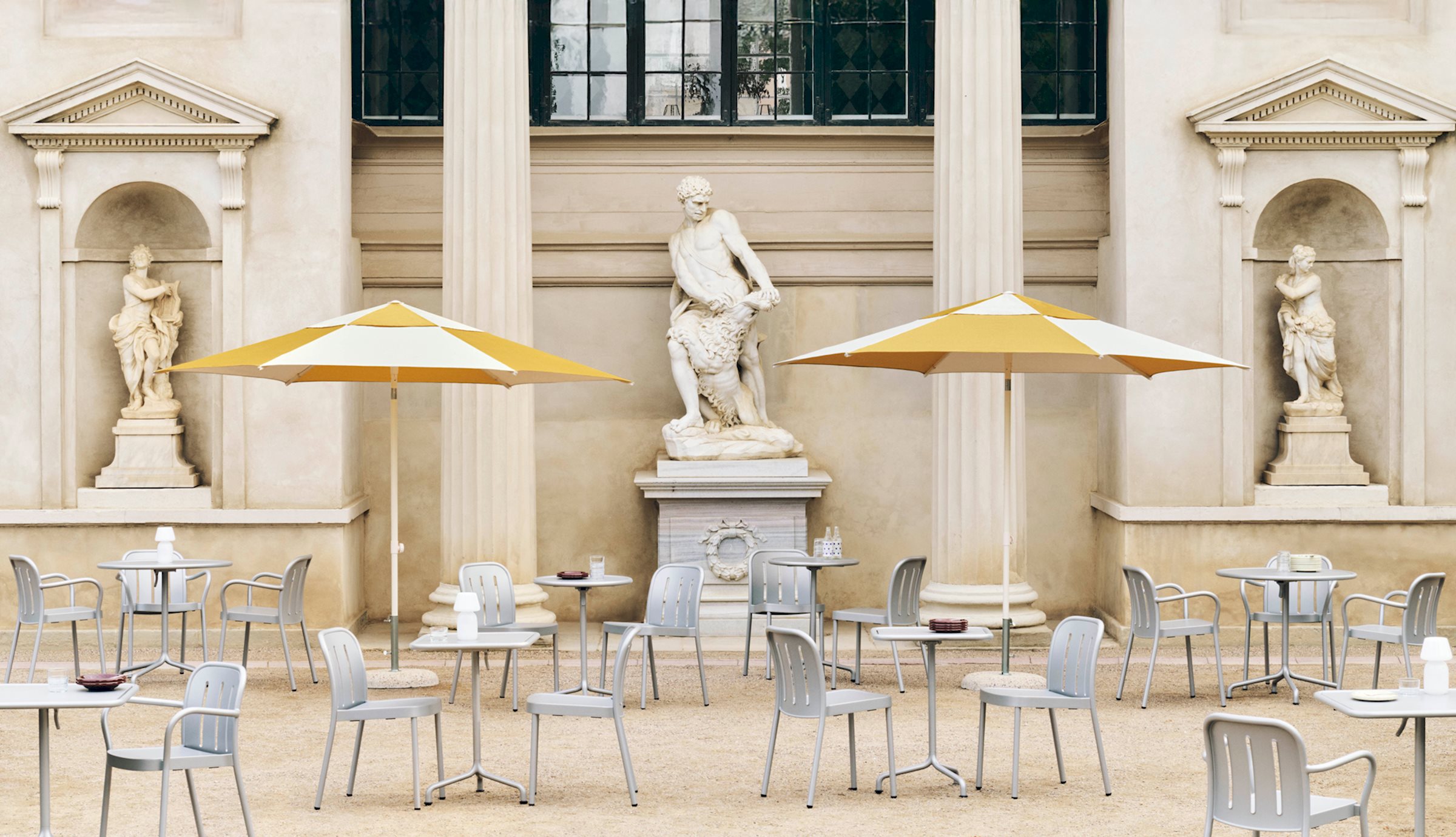Deville Chair / Deville Table / Terrazza Parasol