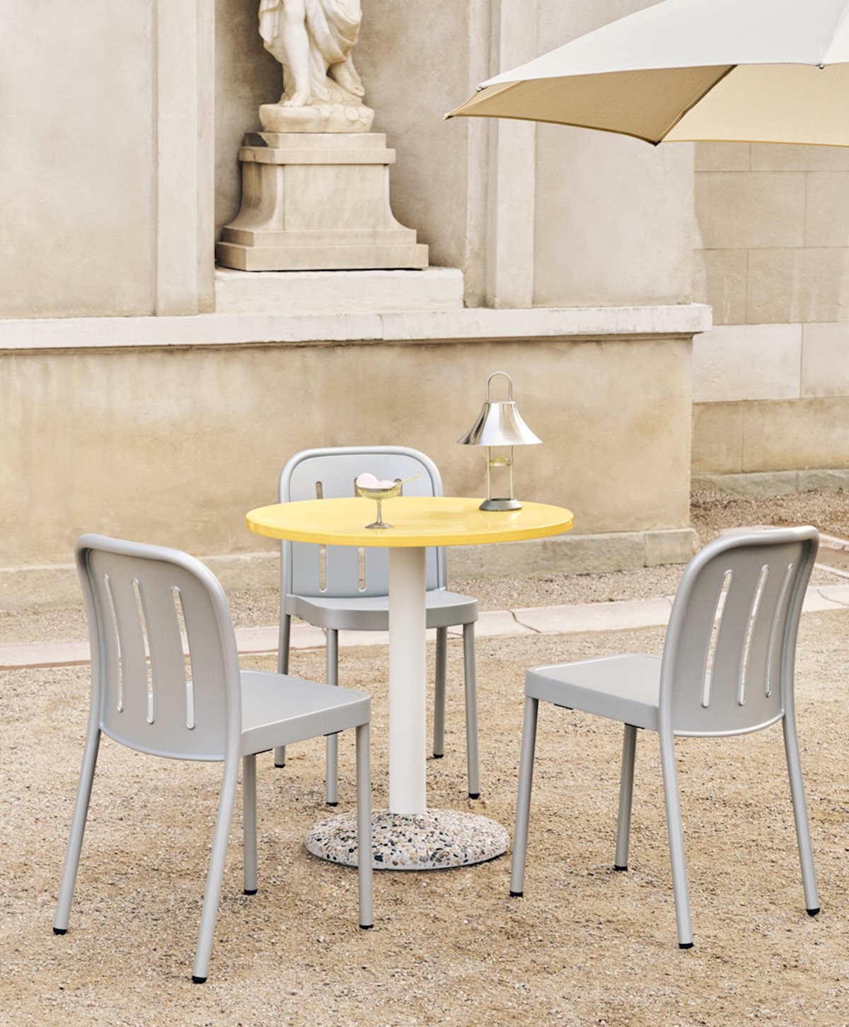 Deville Chair / Ceramic Table / Mousqueton Portable