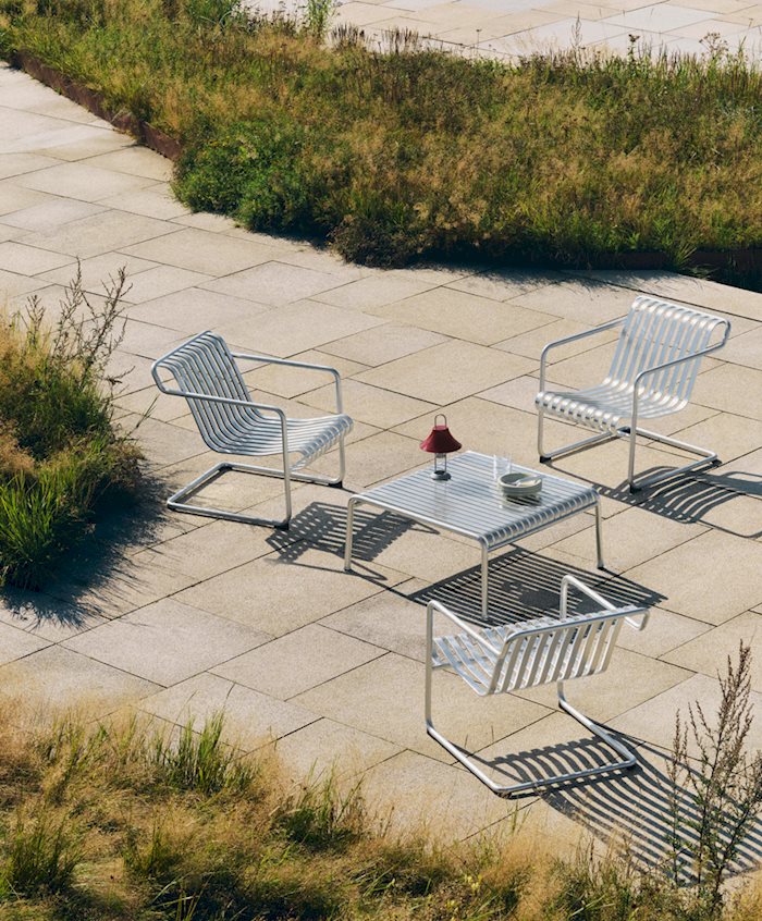 Palissade Cantilever Lounge Chair / Palissade Low Table / Mousqueton Portable 