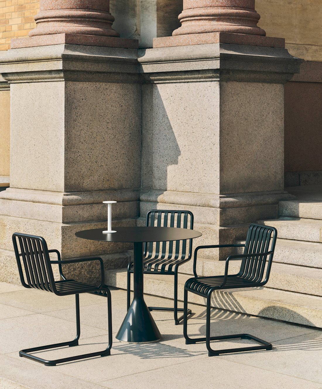 Palissade Cantilever Armchair / Palissade Cone Table / Host Portable Lamp 