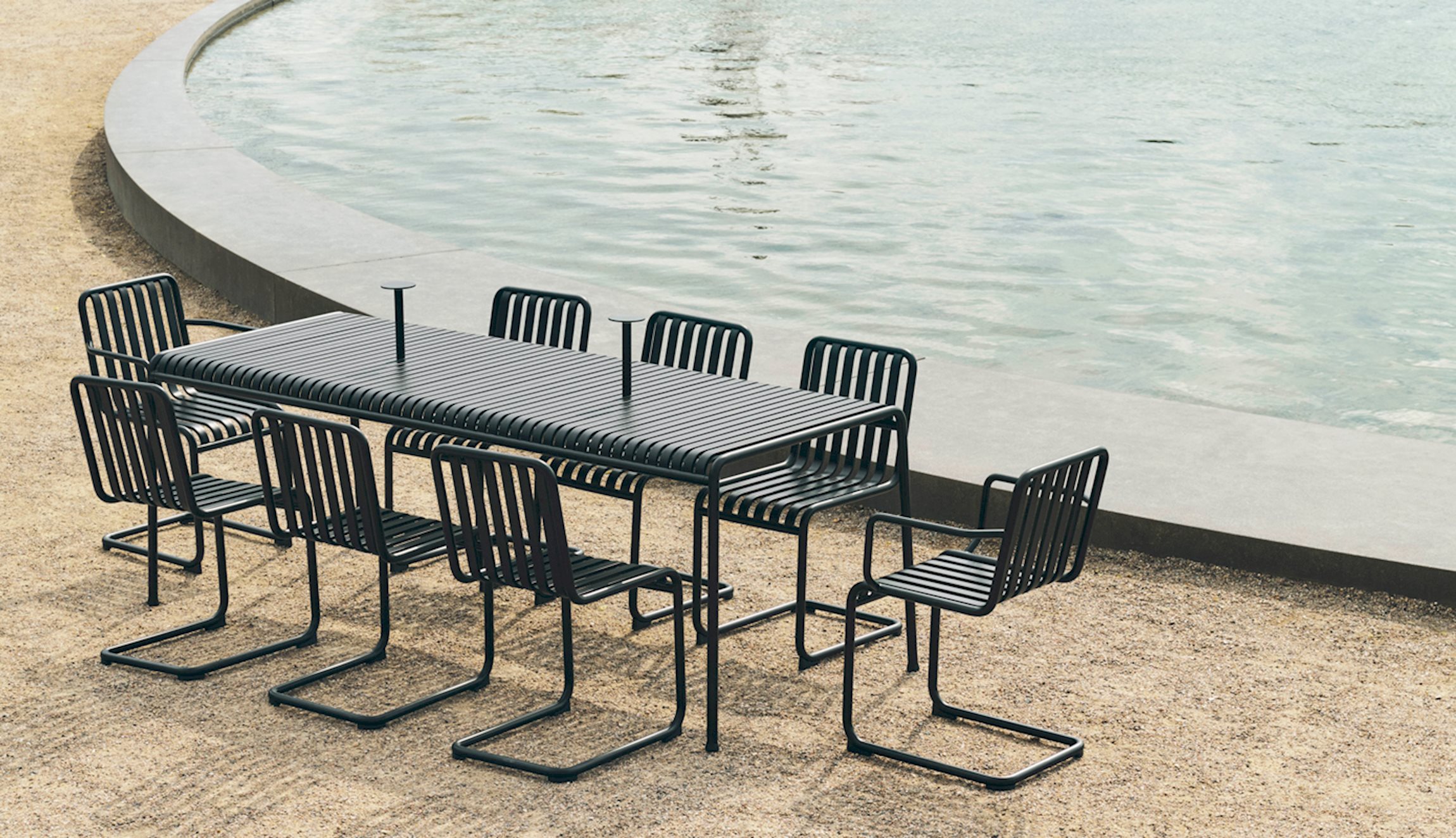 Palissade Cantilever Chair / Palissade Cantilever Armchair / Palissade Table 