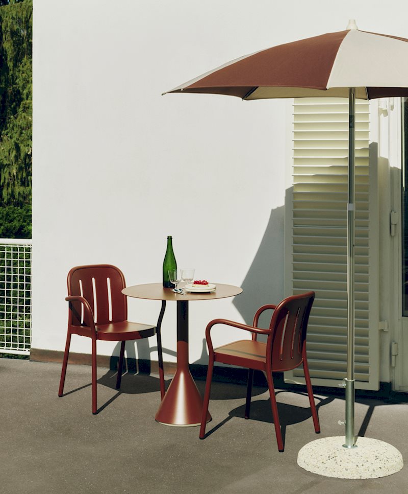 Deville Armchair / Palissade Cone Table / Terrazza Parasol