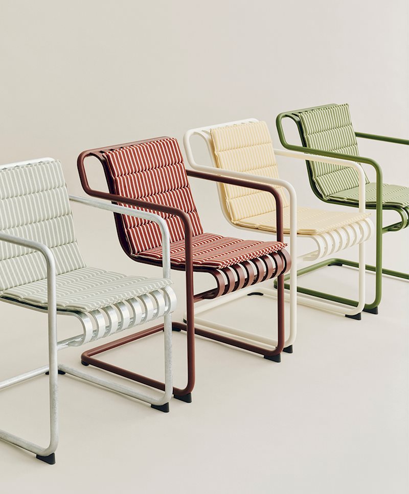 Terrazza Folding Seat Cushion / Palissade Cantilever Dining Armchair 