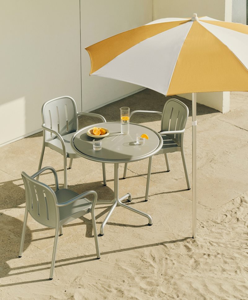 Deville Armchair / Deville Table / Terrazza Parasol 