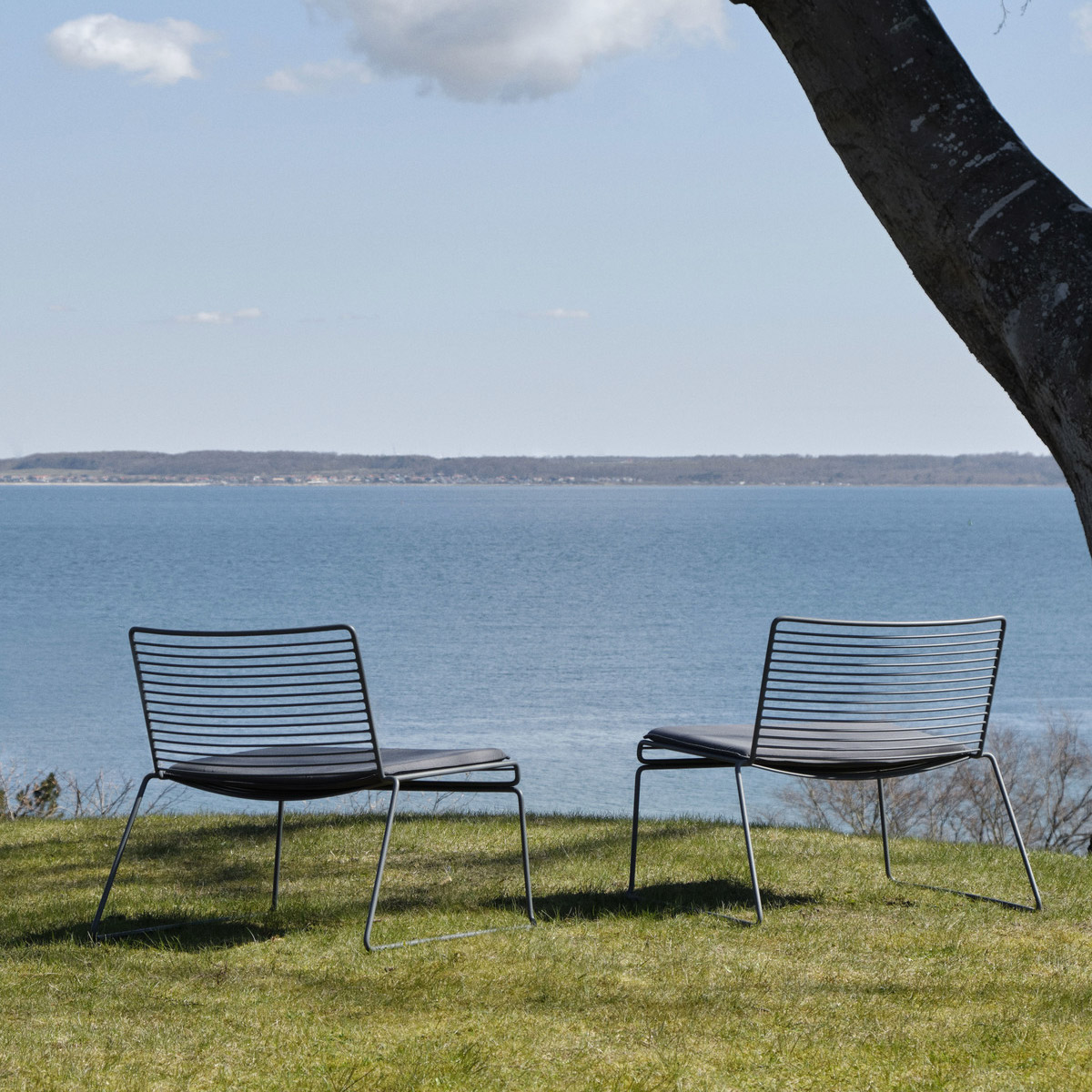 HEE LOUNGE CHAIR