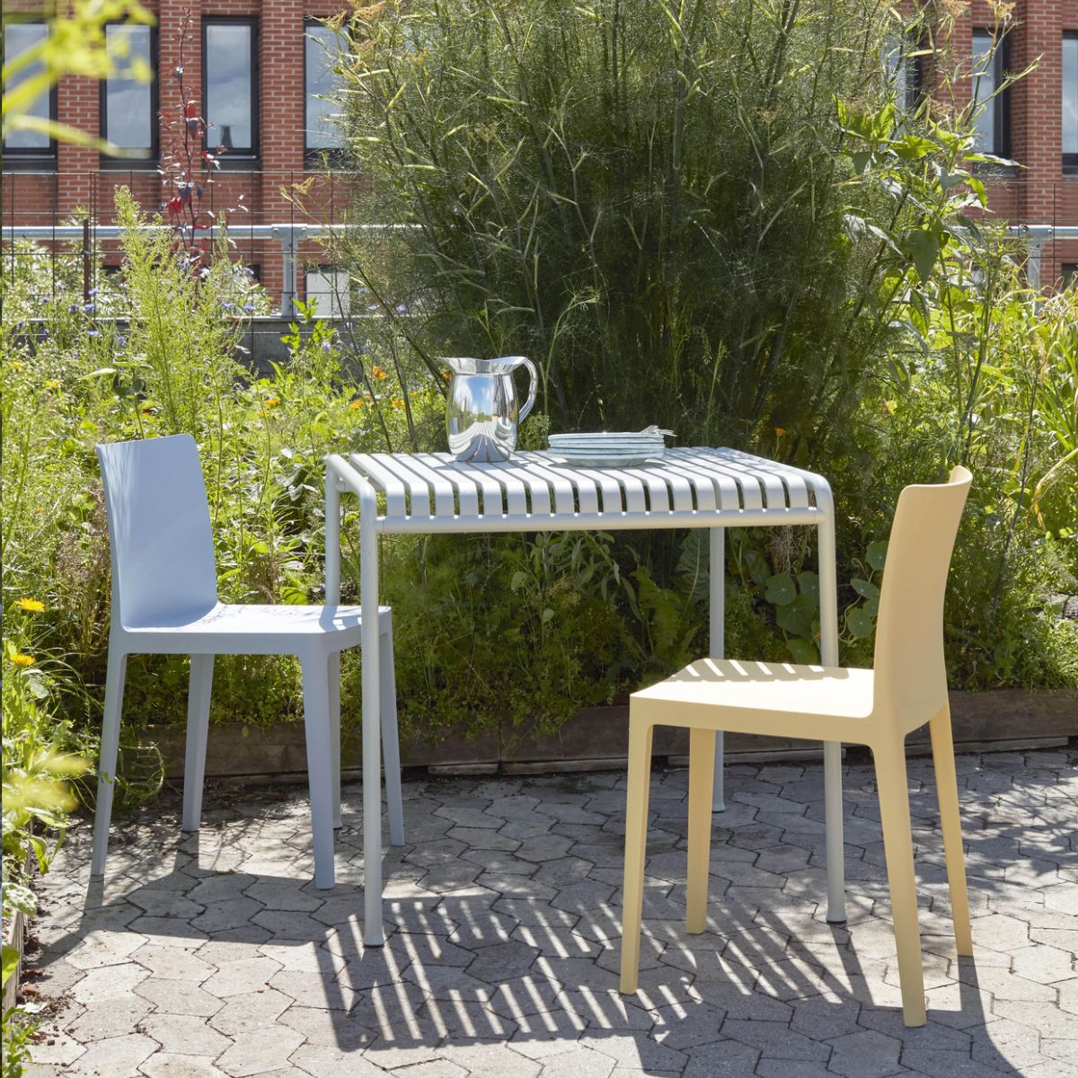 PALISSADE TABLE / L82.5 x W90