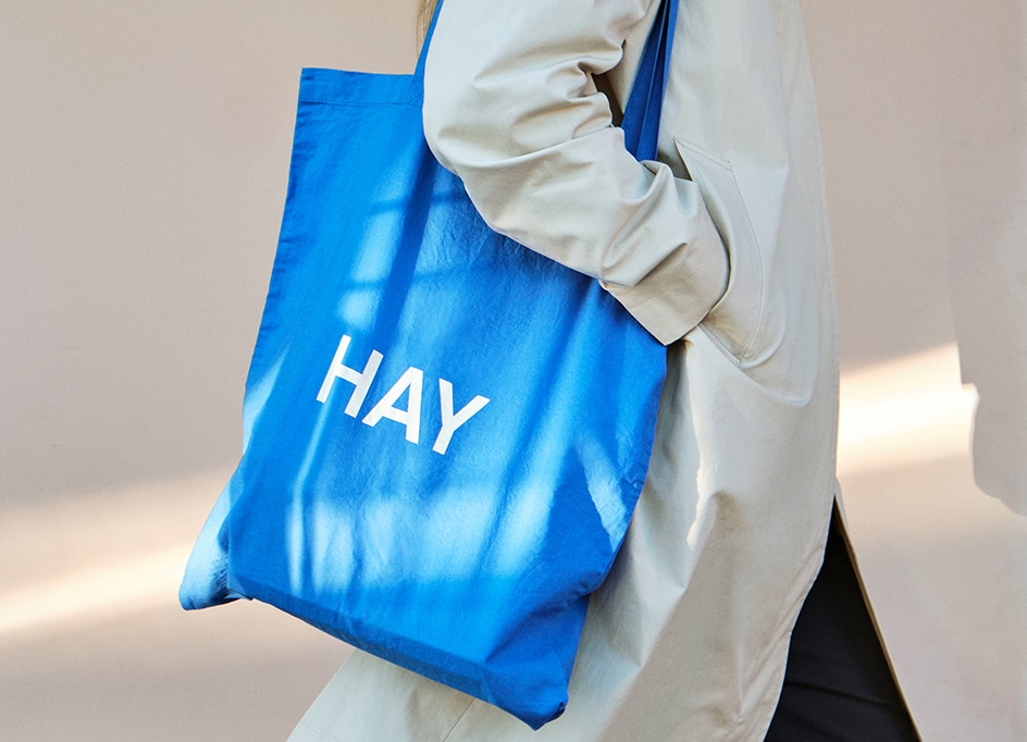 Blue Tote Bag 北欧デンマーク インテリアブランドの通販サイト Hay 公式 Hayオンラインストア