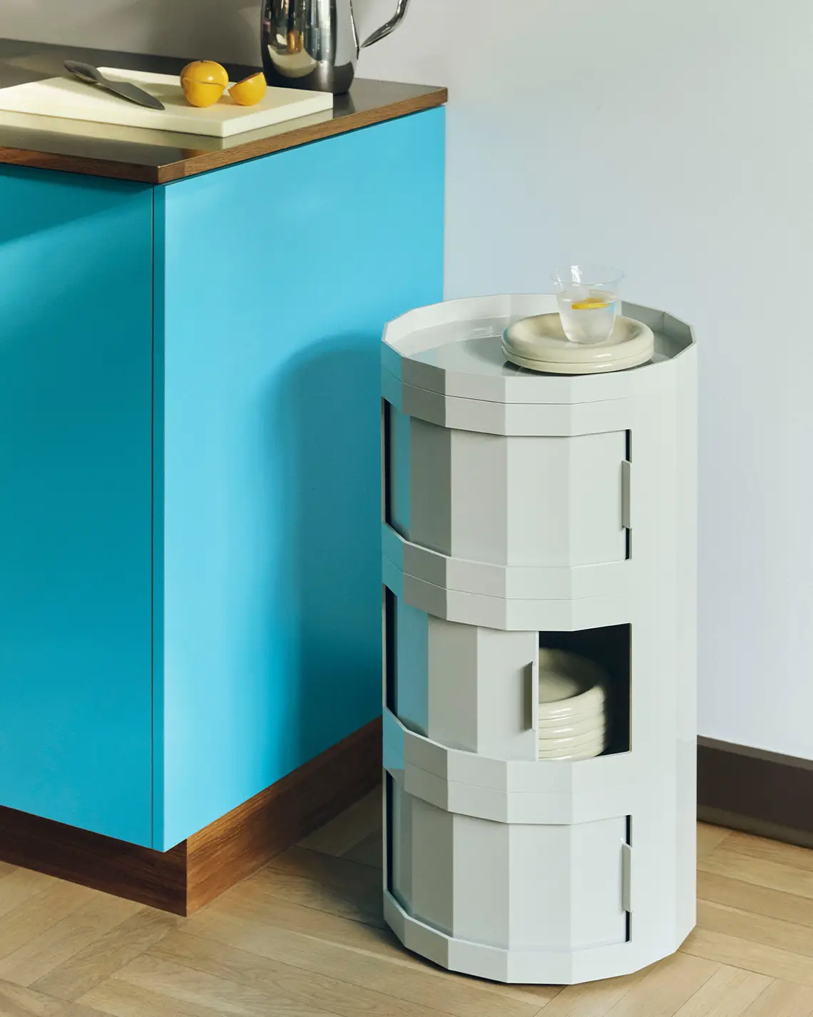 FACET CABINET