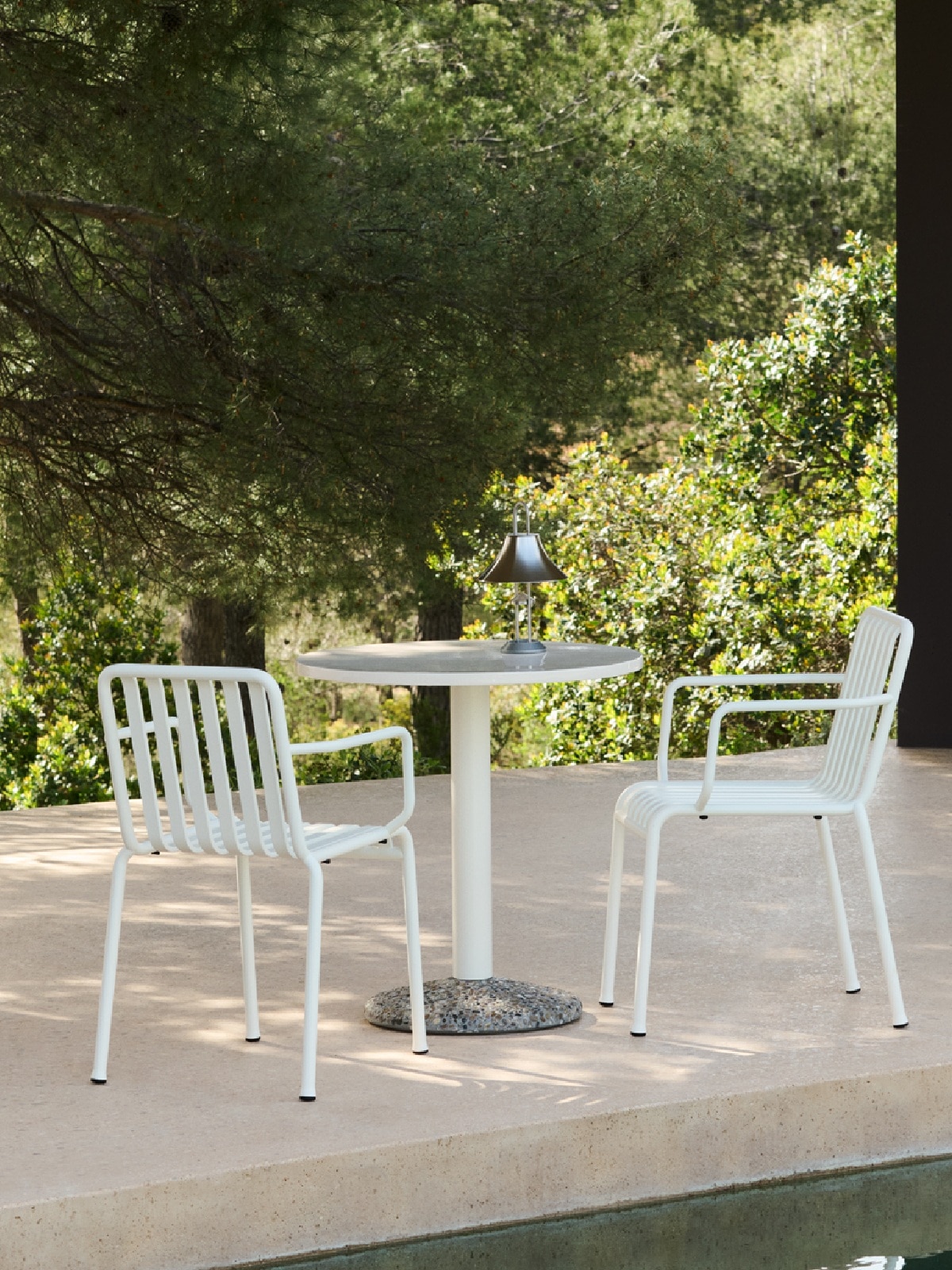 CERAMIC TABLE