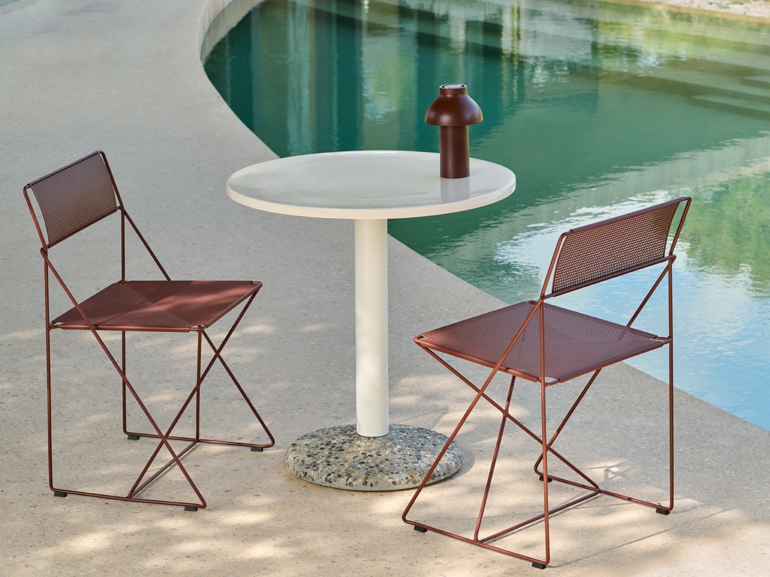 CERAMIC TABLE
