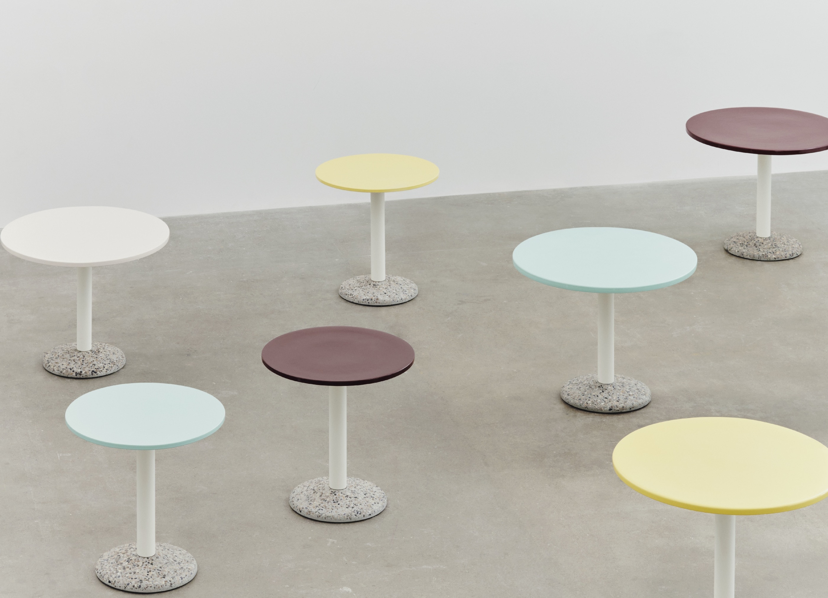 CERAMIC TABLE