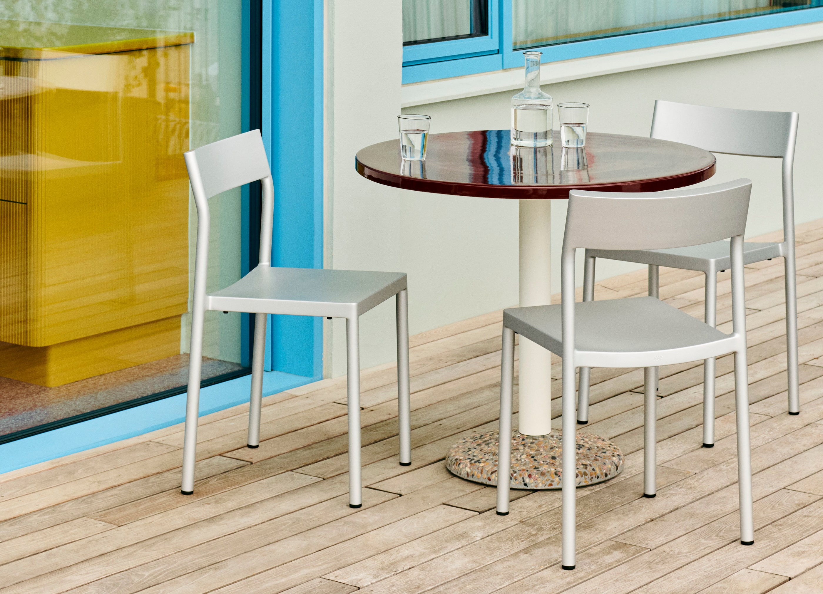 CERAMIC TABLE