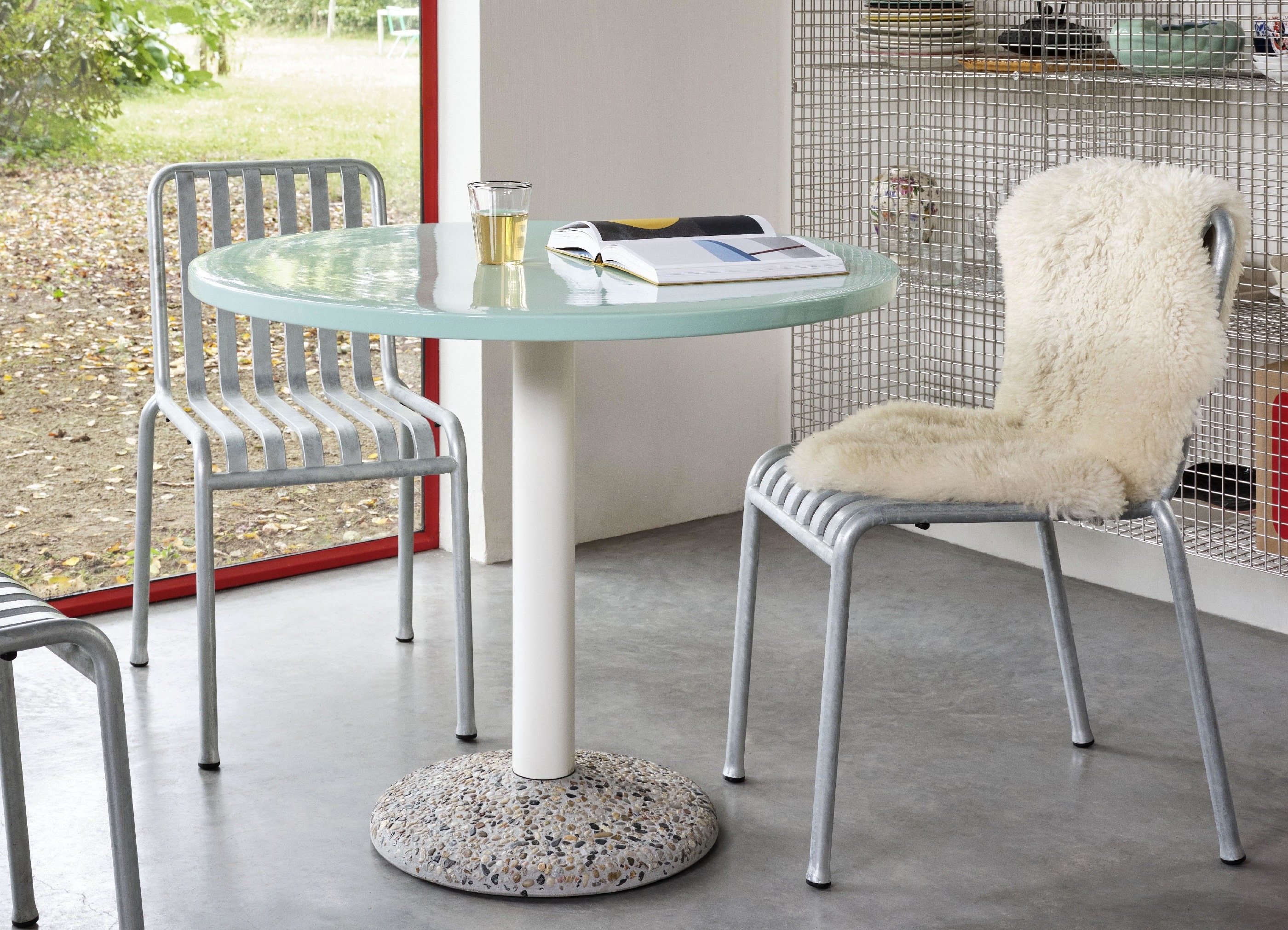 CERAMIC TABLE